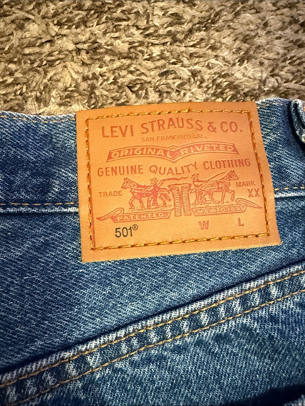 Levi 501 High-Rise Straight Leg Jeans in Dark Blue Denim - Picture 6 of 10